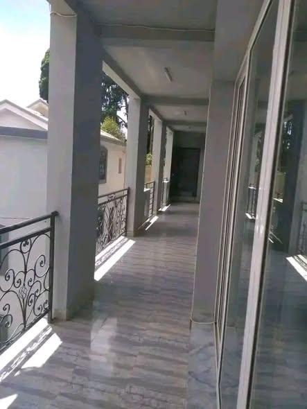 Appartement 4 ch. à louer — Ambatoroka - photo 2