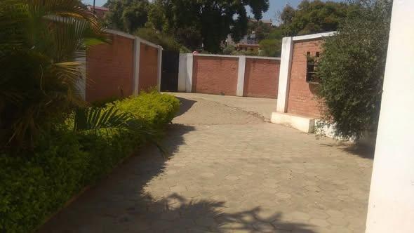 Trano Ahofa 5 ch. à louer — Ambohidratrimo - photo 1