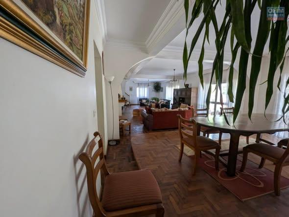 Maison 5 ch. 300 m² à vendre — Ambohibao - photo 5