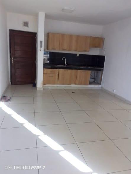 Appartement 2 ch. à vendre — Ambohipo - photo 1