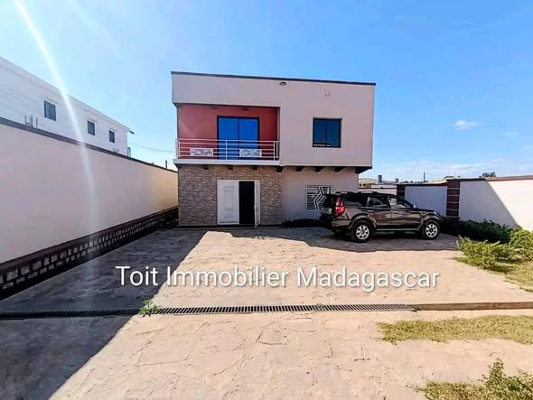 Maison 3 ch. 250 m² à vendre — Ambohidratrimo - photo 1