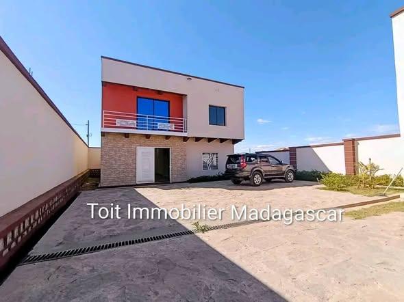 Maison 3 ch. 250 m² à vendre — Ambohidratrimo - photo 2