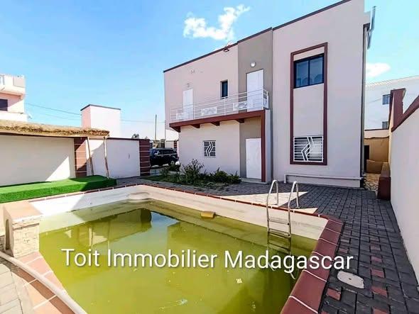 Maison 3 ch. 250 m² à vendre — Ambohidratrimo - photo 3