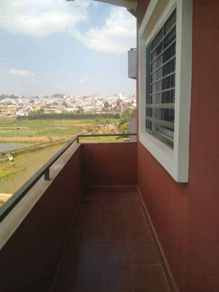 Location · Trano Ahofa · Ambatobe, Antananarivo - photo 3