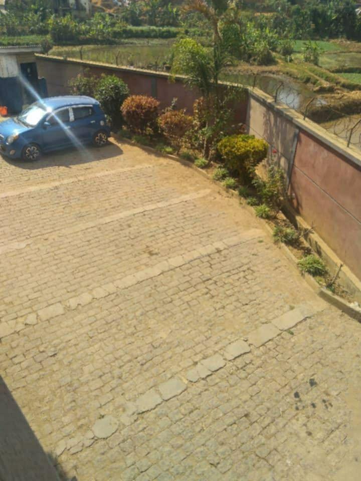 Location · Trano Ahofa · Ambatobe, Antananarivo - photo 7