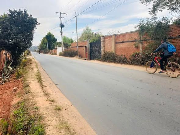 Entrepôt à vendre — Ambohimanambola - photo 1