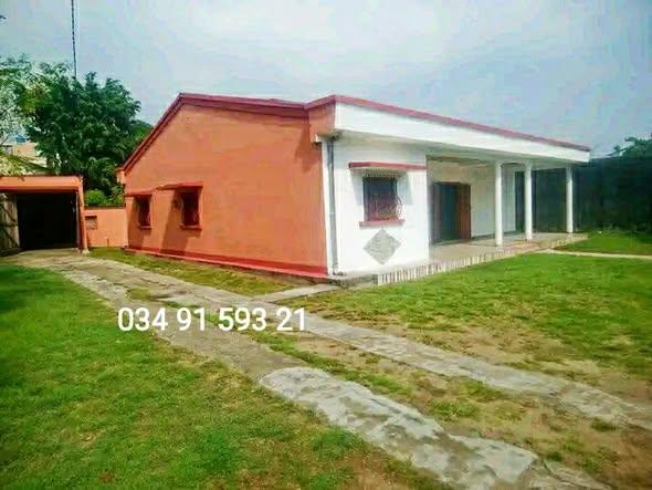 Maison 4 ch. à louer — Toamasina - photo 1
