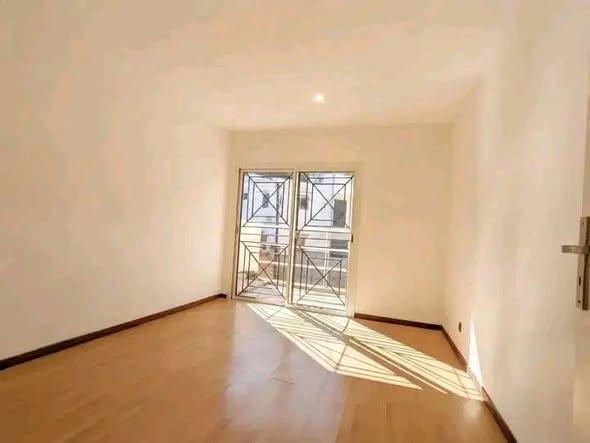 Maison 4 ch. à louer — Ambatoroka - photo 3