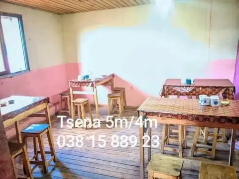 Local commercial à louer — Ankadimbahoaka — 450 000 Ar | Fonenako