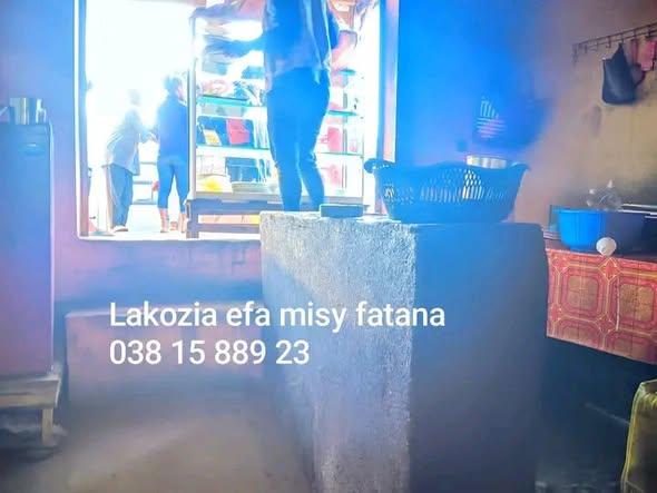 Local commercial à louer — Ankadimbahoaka - photo 2