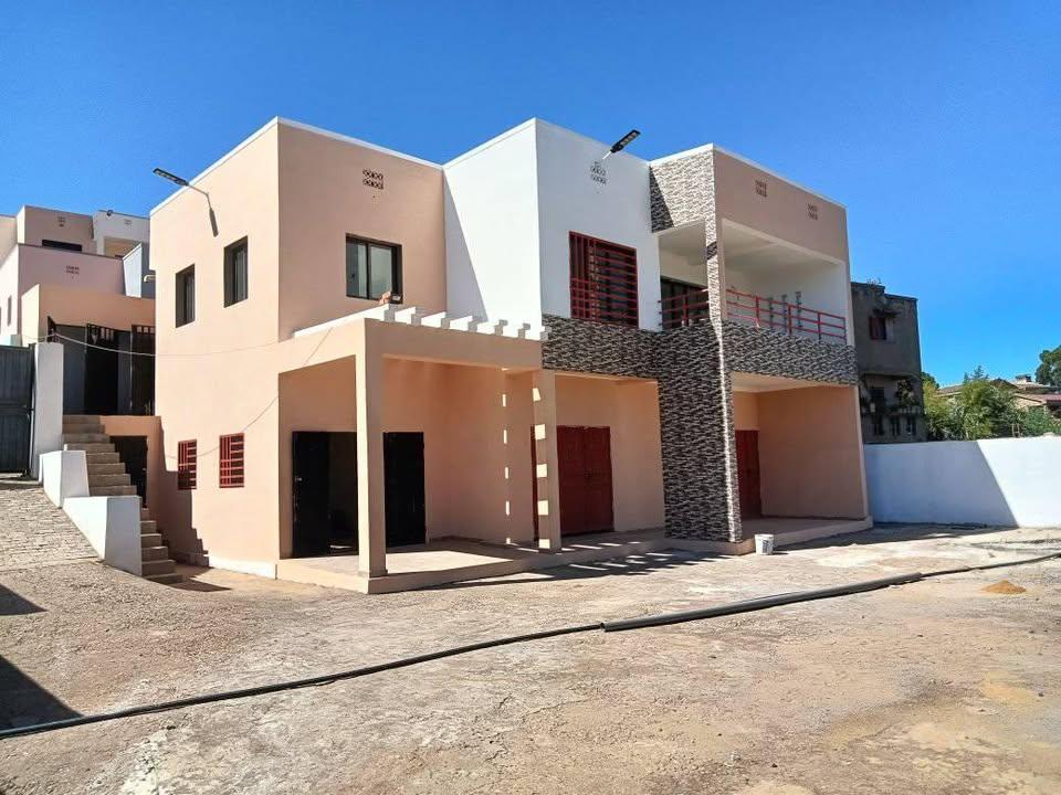 Vente · Villa neuve · Imerimanjaka, Antananarivo - photo 4