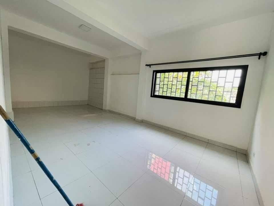 Appartement T5 standing 4 chambres — Ampasapito, Antananarivo - photo 1