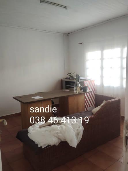 Maison 2 ch. à louer — Ambohijanaka - photo 4