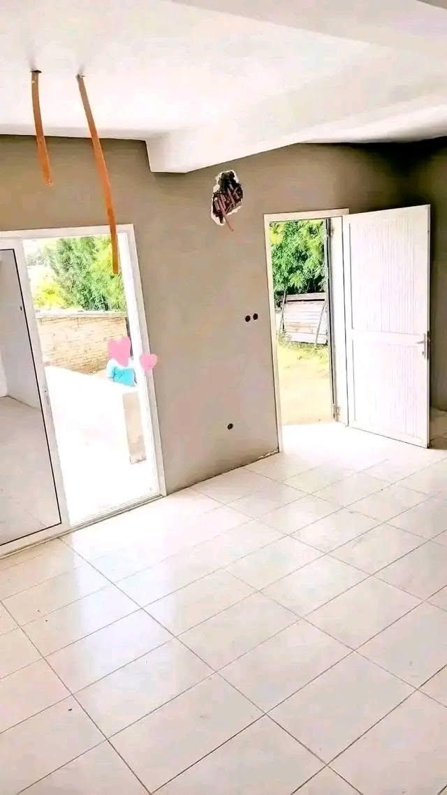 Maison inachevée sur 1 200 m² titré — Ifarihy Bypass, Antananarivo - photo 3