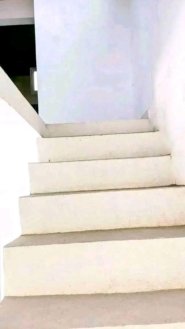 Maison inachevée sur 1 200 m² titré — Ifarihy Bypass, Antananarivo - photo 5