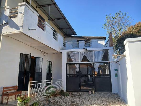 Maison 7 ch. à vendre — Ambohinambo - photo 1