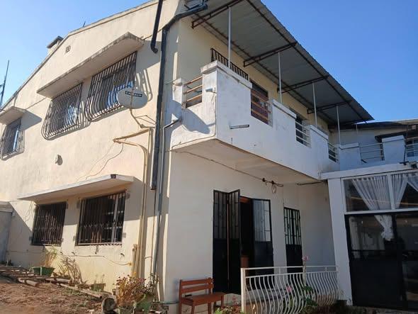 Maison 7 ch. à vendre — Ambohinambo - photo 4