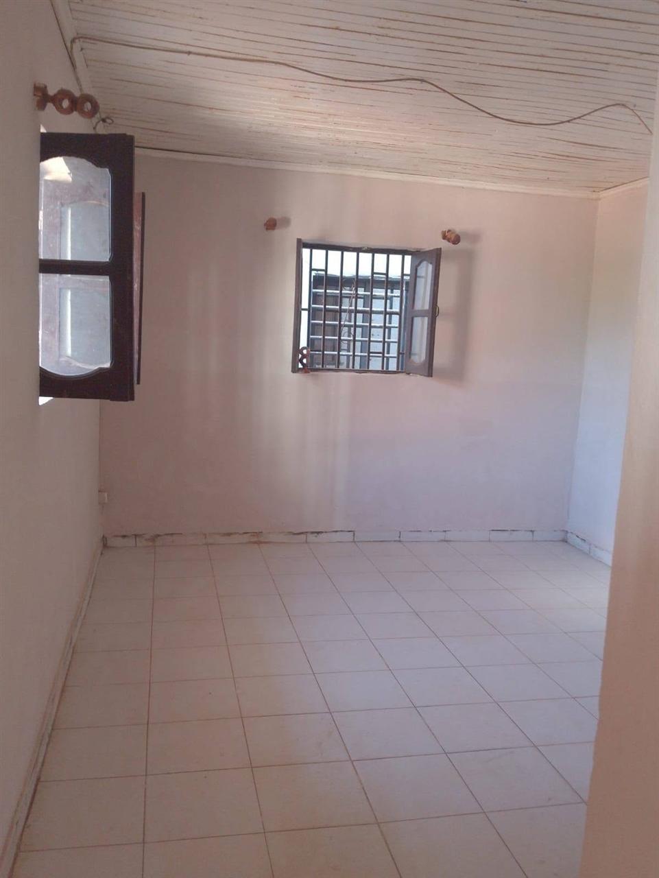 Trano ahofa 2 chambres sur 2 niveaux — Sabotsy Namehana, Antananarivo - photo 3