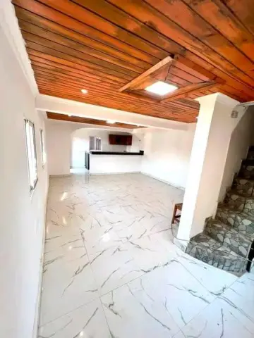 Trano Ahofa 2 ch. à louer — Morondava… — 700 000 Ar | Fonenako