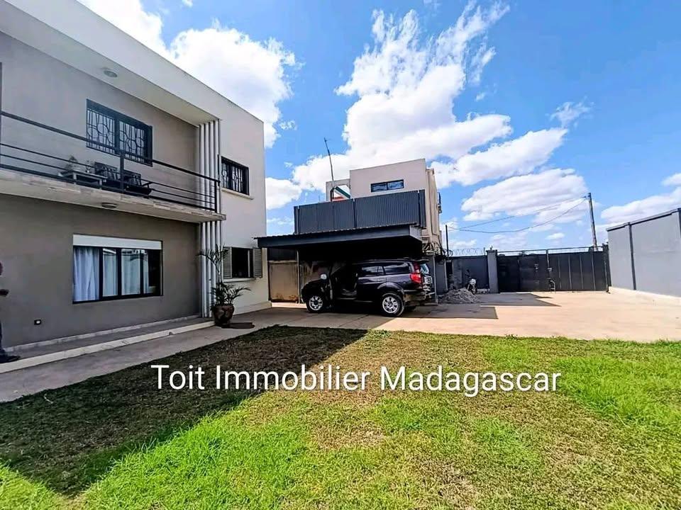 Villa meublée F5 4 chambres — Antanetibe, Talatamaty - photo 2