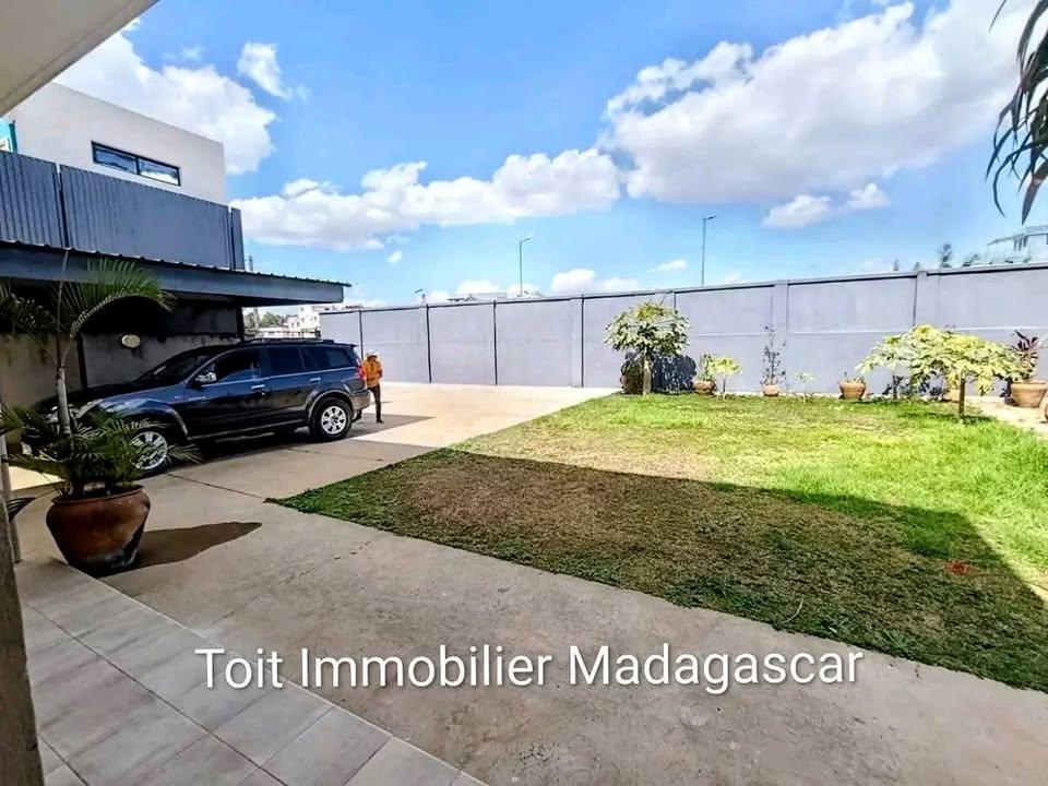 Villa meublée F5 4 chambres — Antanetibe, Talatamaty - photo 3