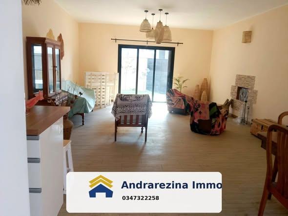 Maison 4 ch. à louer — Amboditsiry - photo 5