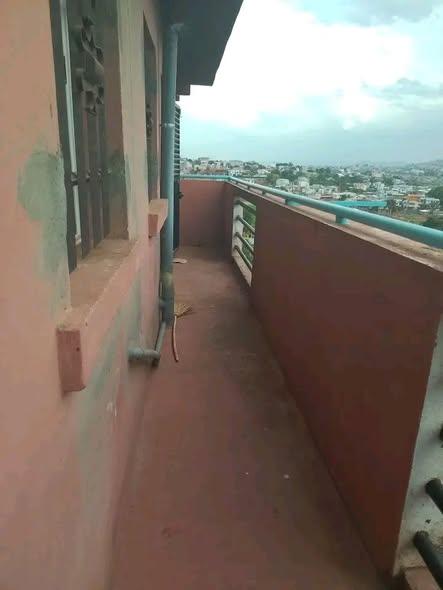Appartement 2 ch. à louer — Ambohibao Antehiroka - photo 2