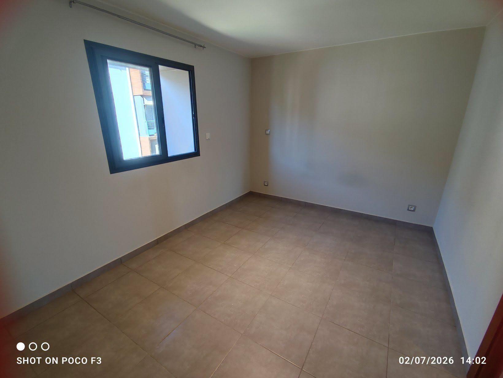 Location · Appartement T3 avec piscine et jardin · Marais Masay, Antananarivo - photo 1