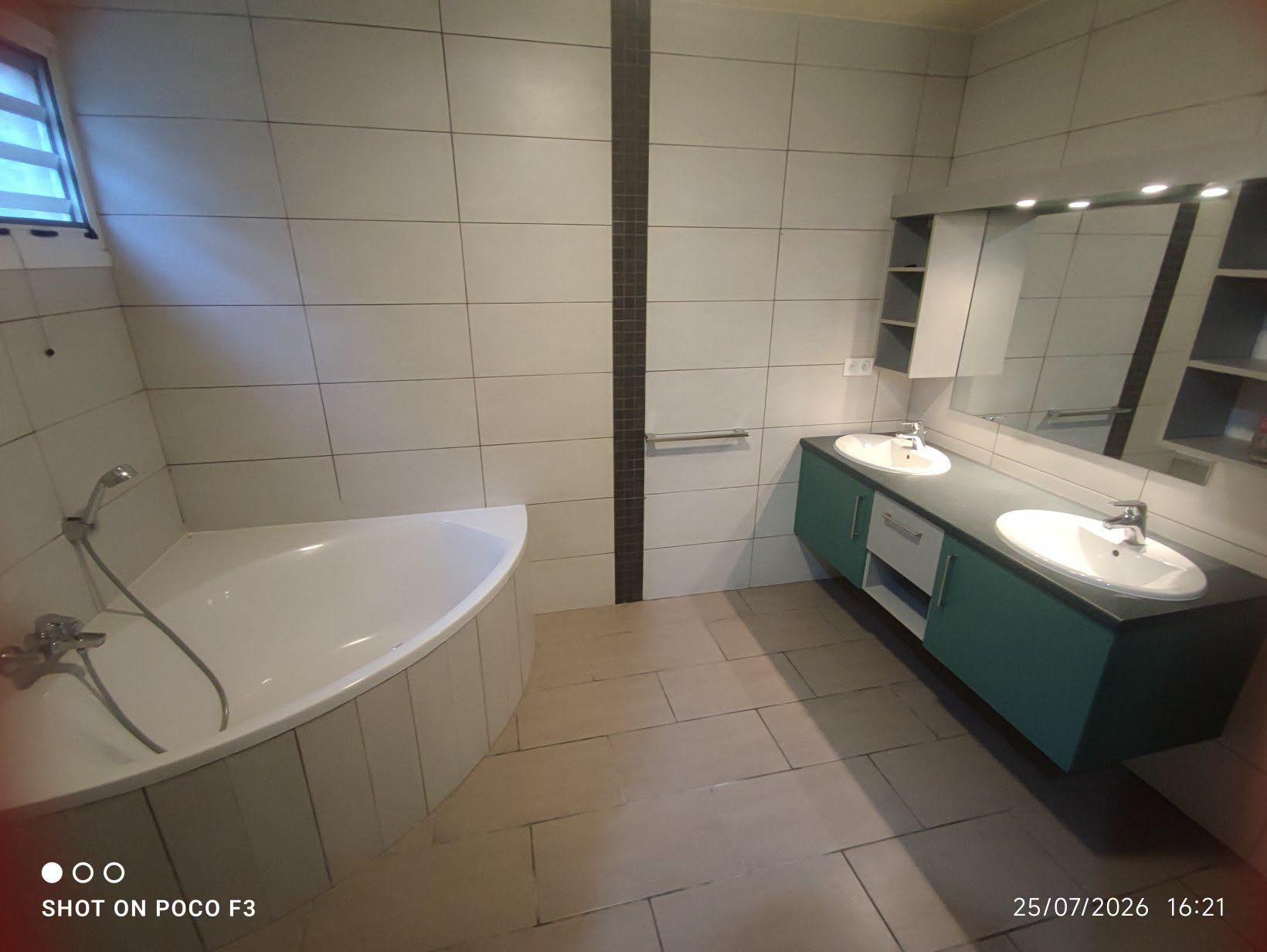 Location · Appartement T3 avec piscine · Ambatobe, Antananarivo - photo 2