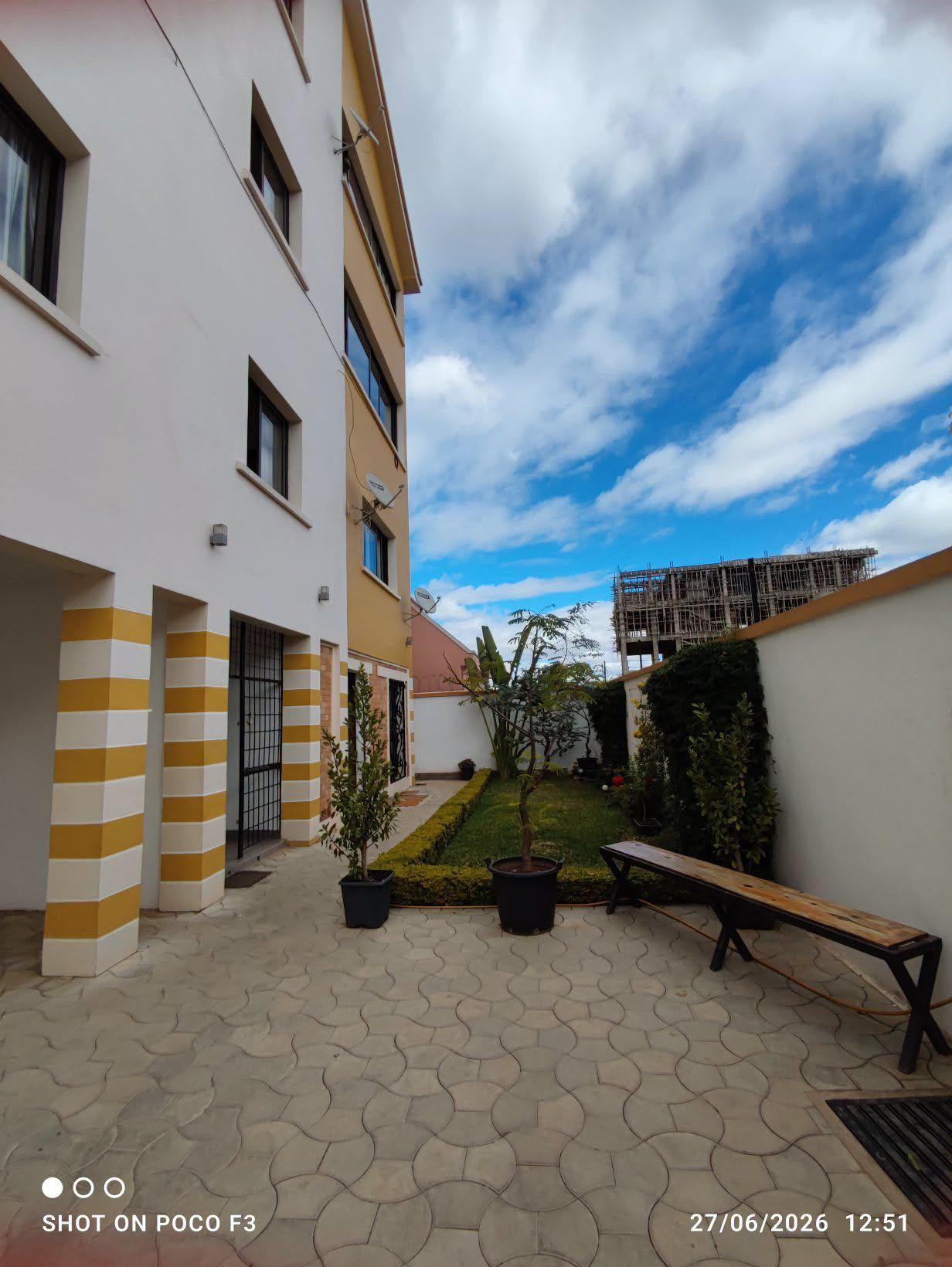 Location · Studio meublé · Ambatobe, Antananarivo - photo 5