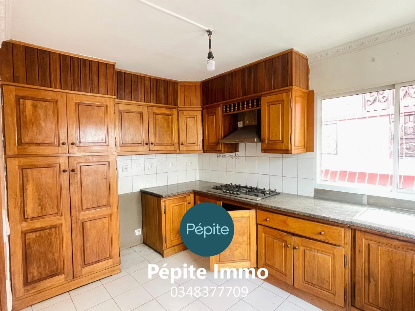 Location · Villa 4 chambres avec grande terrasse · Andoharanofotsy, Antananarivo - photo 3