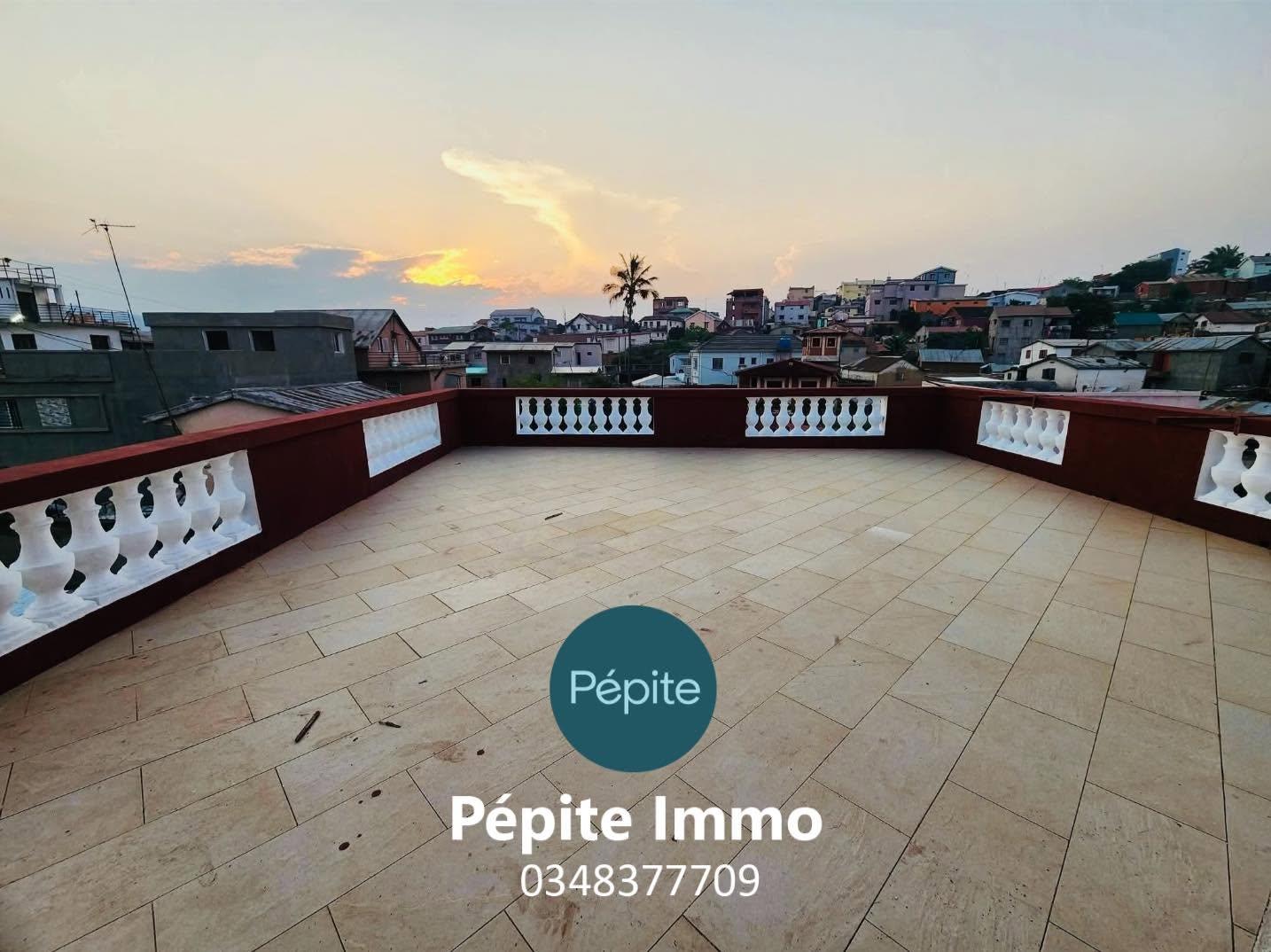Location · Villa 4 chambres avec grande terrasse · Andoharanofotsy, Antananarivo - photo 6