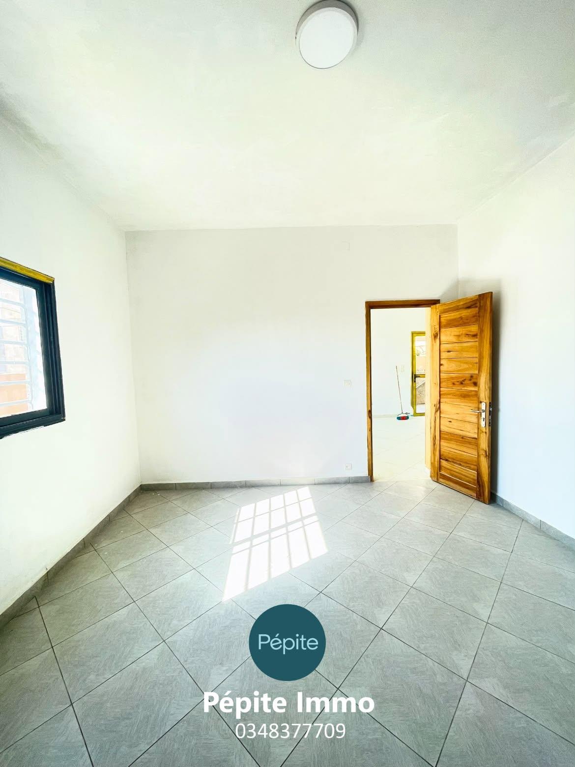 Location · Appartement neuf avec WiFi fibre · By Pass Ifarihy, Antananarivo - photo 2