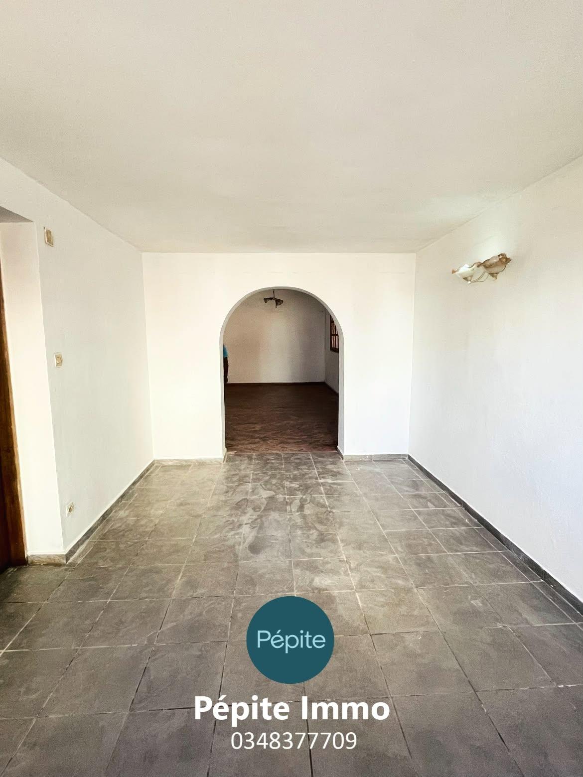 Location · Appartement RDC avec grande terrasse · Mahabo Andoharanofotsy, Antananarivo - photo 5