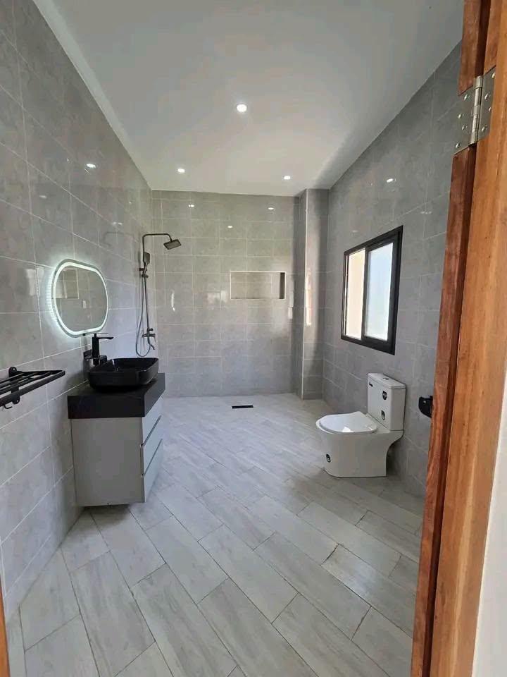 Villa 4 chambres 240 m² à vendre — Faliarivo Ampitatafika, Antananarivo - photo 6