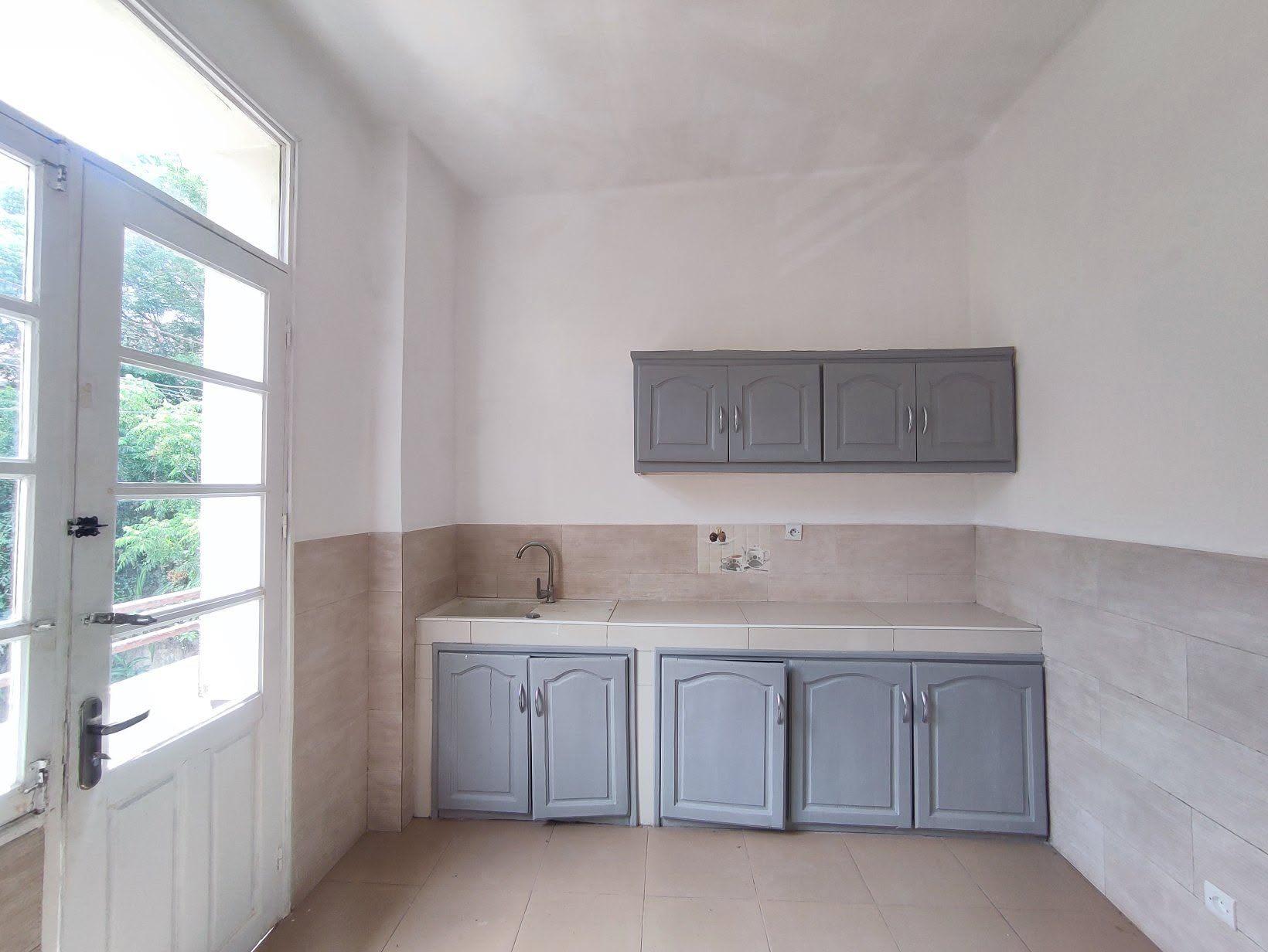 Location · Appartement 3 chambres (habitation ou bureau) · Antsahabe, Antananarivo - photo 4