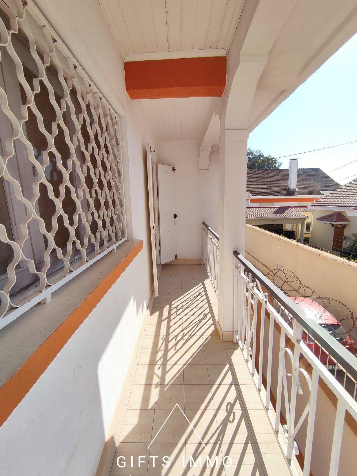 Location · Maison indépendante (habitation ou bureau) · Andrainarivo, Antananarivo - photo 1