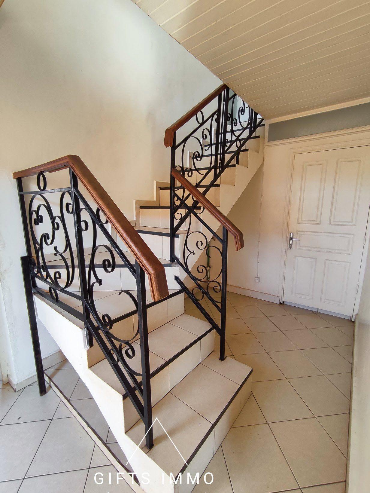 Location · Maison indépendante (habitation ou bureau) · Andrainarivo, Antananarivo - photo 2