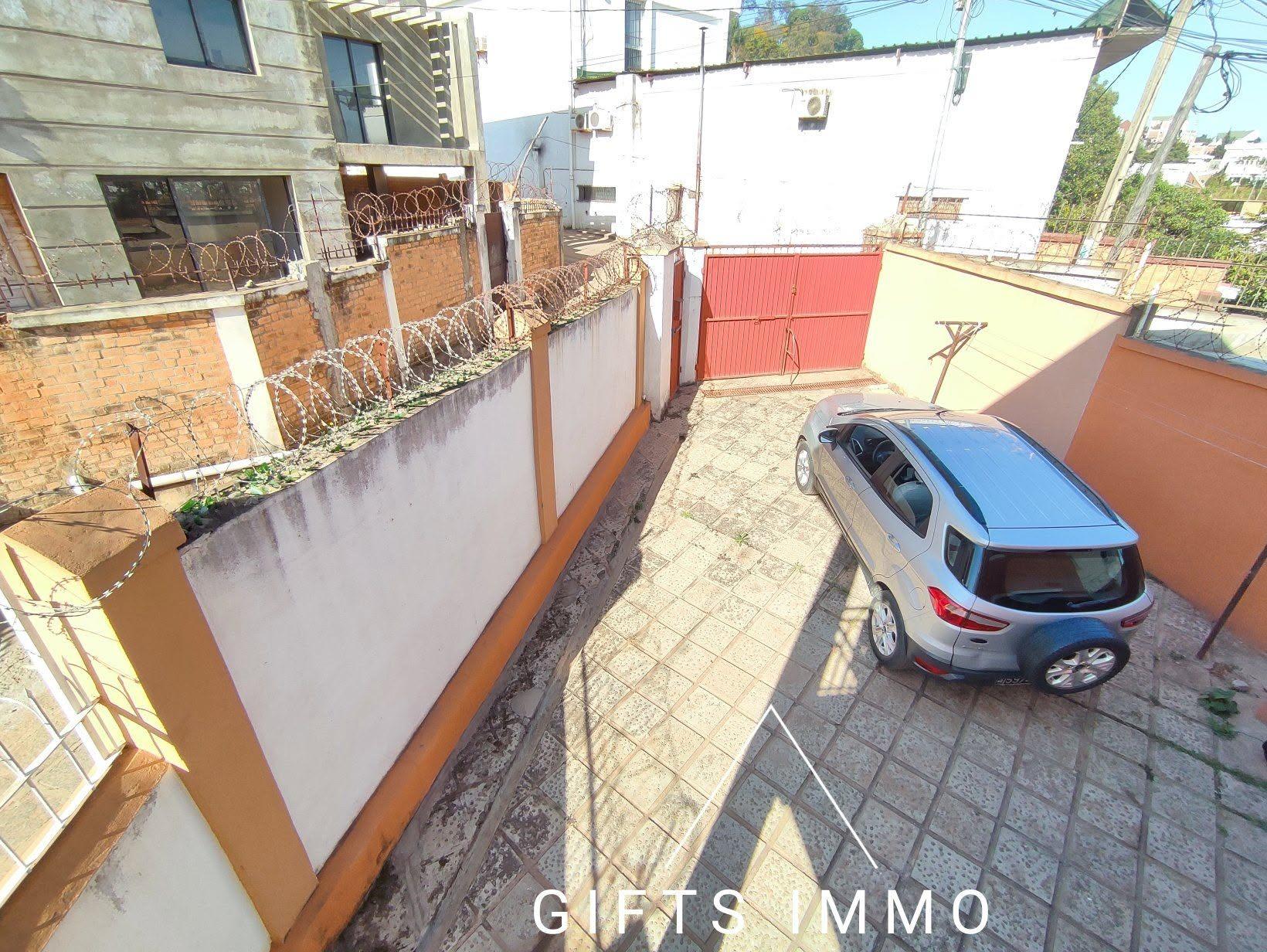 Location · Maison indépendante (habitation ou bureau) · Andrainarivo, Antananarivo - photo 4
