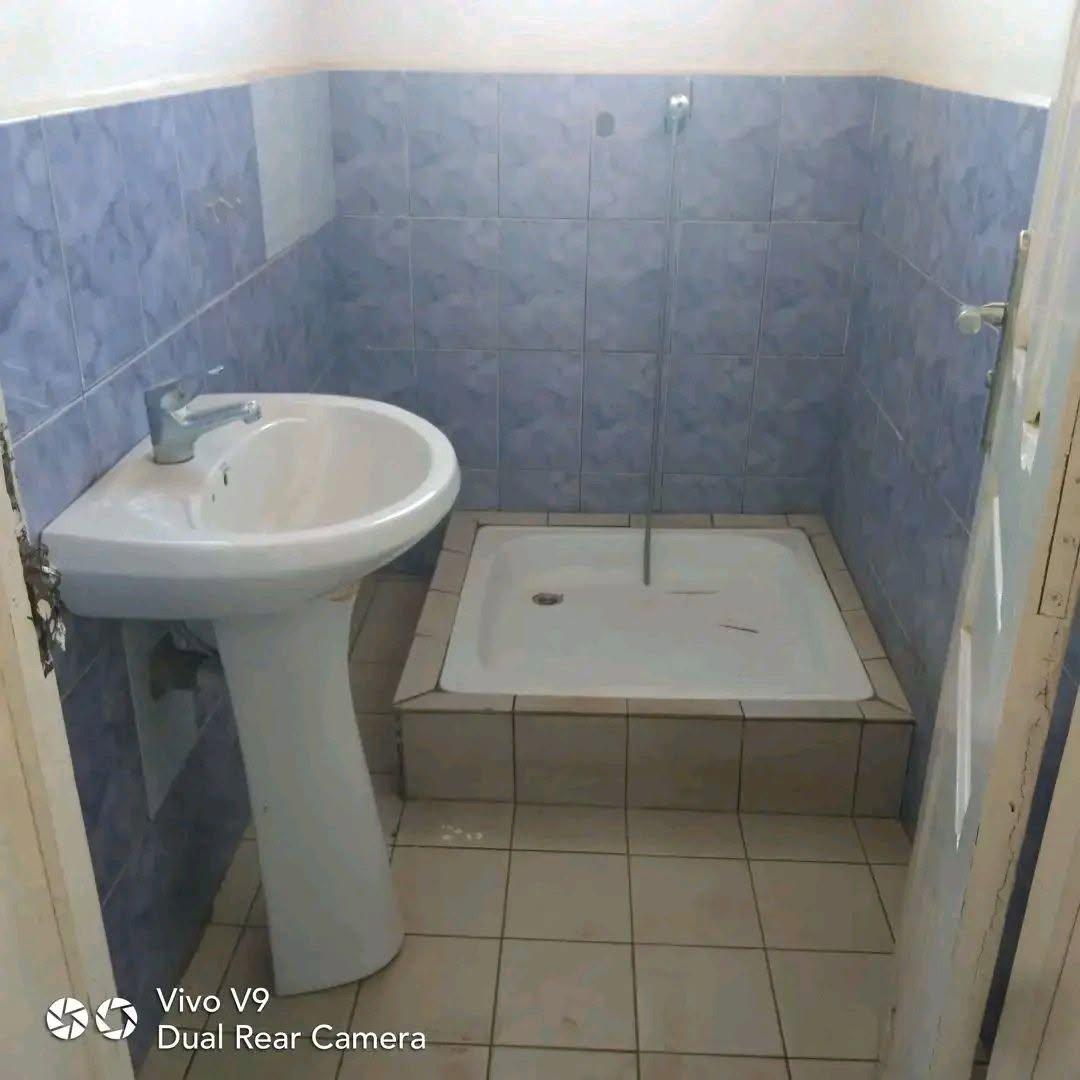 Location · Maison indépendante 3 chambres · By Pass Amoronakona, Antananarivo - photo 6