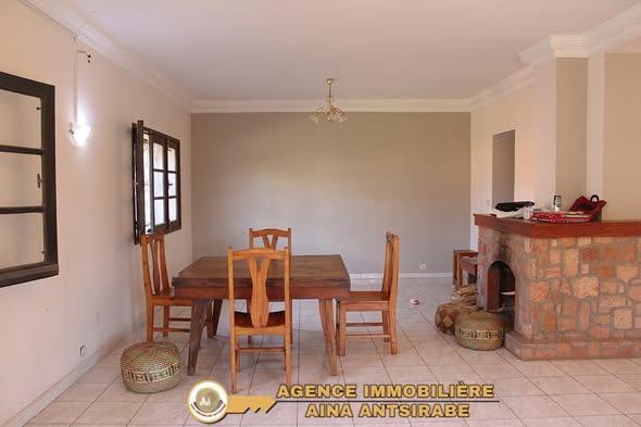 Maison 4 ch. à louer — Miaramasoandro - photo 5