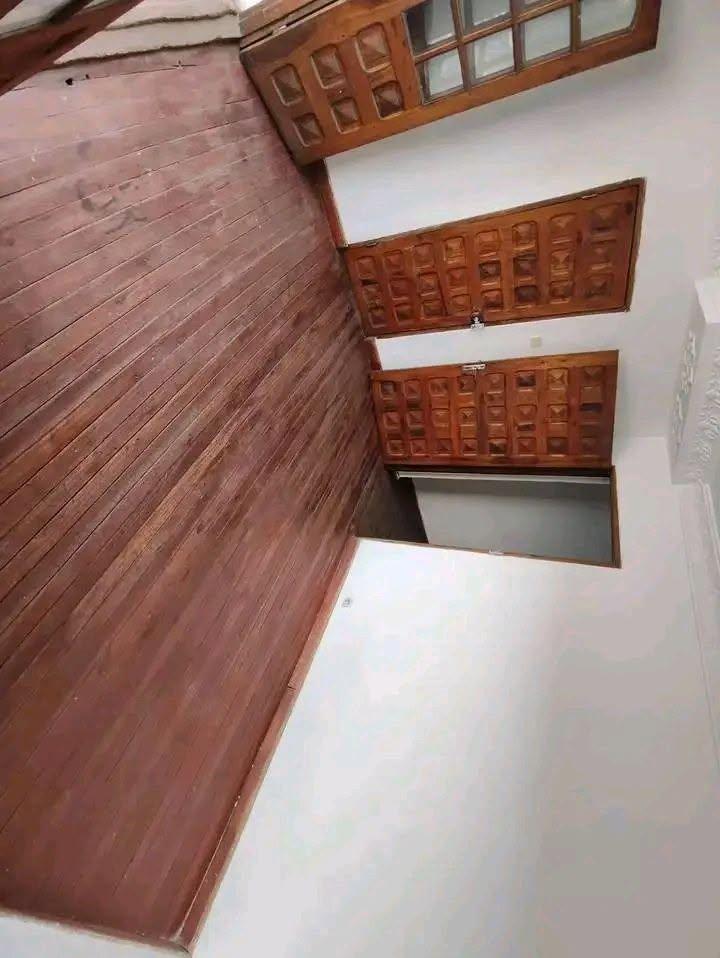 Location · Étage 4 pièces bord de route (70 m²) · Avaradoha, Antananarivo - photo 5