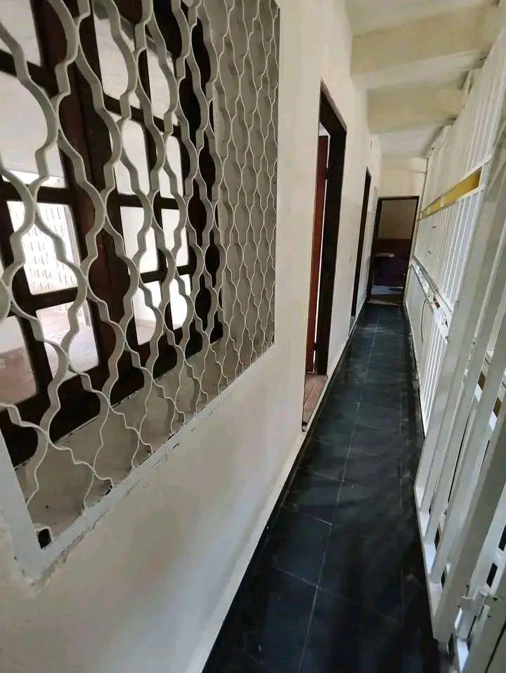 Location · Étage 4 pièces bord de route (70 m²) · Avaradoha, Antananarivo - photo 6