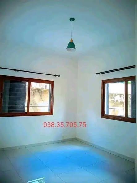 Location · Appartement T4 (RDC) bord de route · Andoharanofotsy, Antananarivo - photo 2