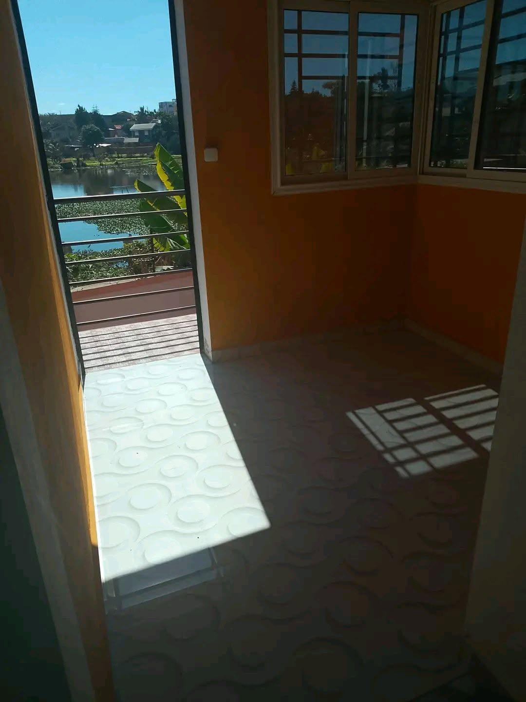 Location · Maison en étage 2 chambres · Andranomena, Antananarivo - photo 3