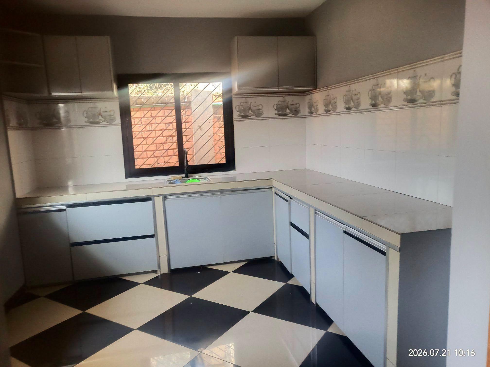Location · Villa basse 3 chambres + dépendance · Ambohibao, Antananarivo - photo 5