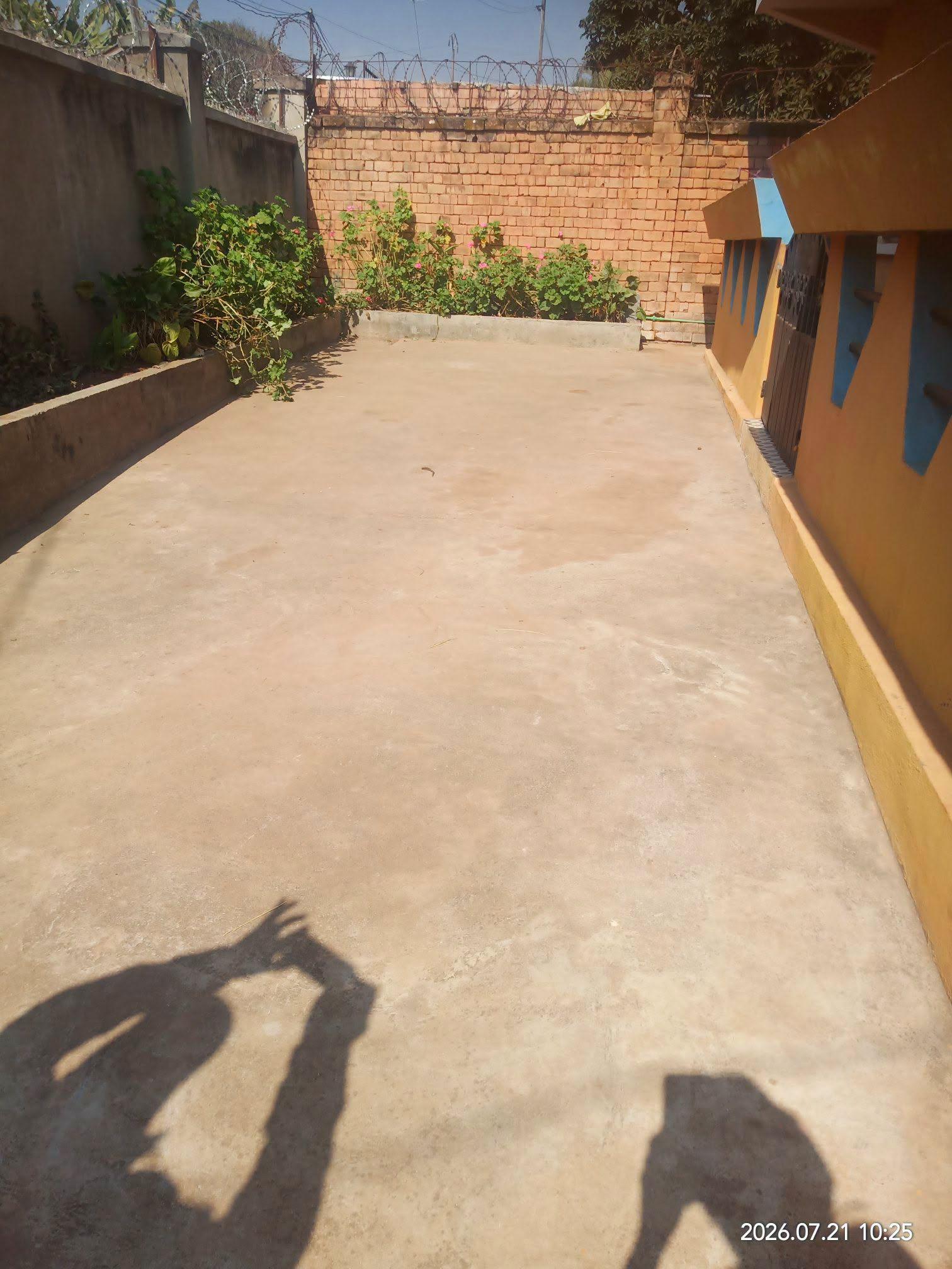 Location · Villa basse 3 chambres + dépendance · Ambohibao, Antananarivo - photo 6