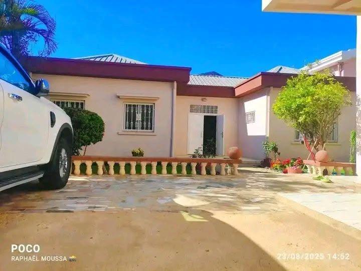 Location · Belle maison basse 4 chambres · Ankadindratombo, Antananarivo - photo 1