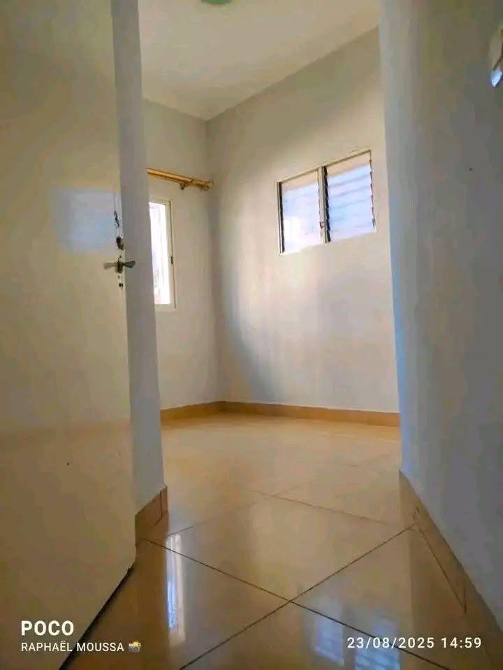 Location · Belle maison basse 4 chambres · Ankadindratombo, Antananarivo - photo 7