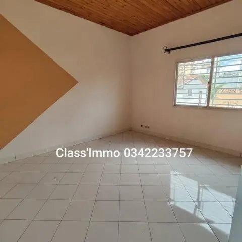 Trano Ahofa 1 ch. à louer — Mandroseza — 850 000 Ar | Fonenako